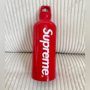 Supreme x SIGG Traveller Water Bottle - 0.6L | BPA-Free Aluminum | RARE Box Logo